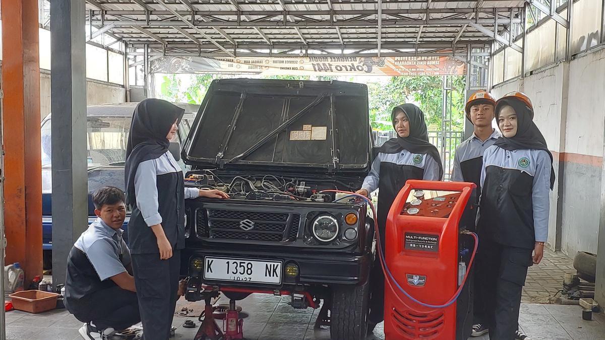 Praktik servis mobil